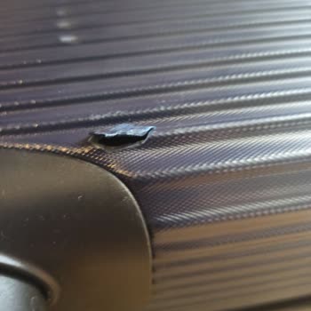 Ajet Kırdığı Bavulun Ödemesini Yapmıyor, Yanıt Vermiyor!