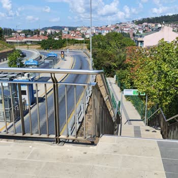 Burhaniye Belediyesi Metrobüs Merdiven Utancı