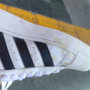 Adidas'a İncelemeye Gönderdiğim Ayakkabımın Küflü Pis Geri Gelmesi