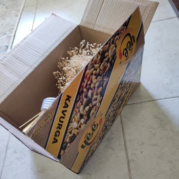 Fesleğen Yapay Çiçek İnsanları Yanıltıyor