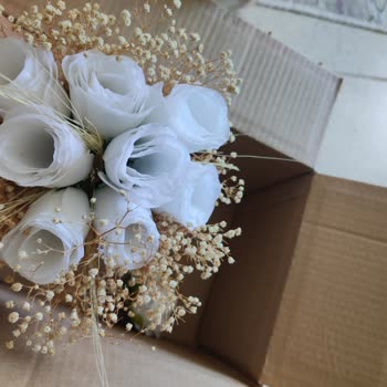 Fesleğen Yapay Çiçek İnsanları Yanıltıyor