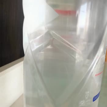 Uludağ İçecek Uludağ Su İçinde Dolanan Bir Şeyler Var