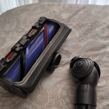 Dyson V15 Halı Başlığının Garanti Kapsamına Girmediğini İddia Ediyor