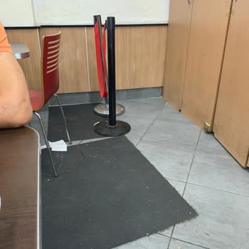 Söke Novada Burger King Çok Kirli