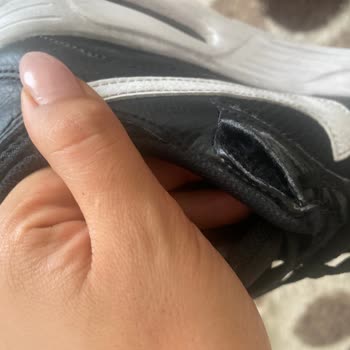 Nike Ayakkabı Deforme In Street Mağaza Sorunu