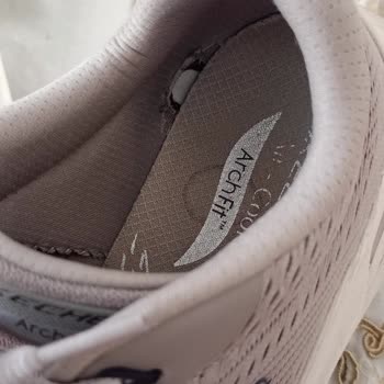 Skechers Ayakkabımın İçi Yırtıldı.