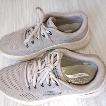 Skechers Ayakkabımın İçi Yırtıldı.