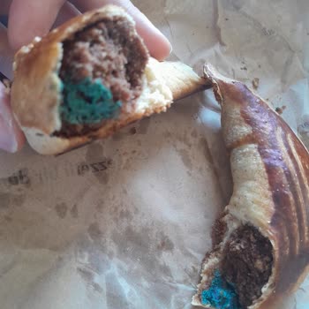 Onur Market Küflü Ay Çöreği Ve Çalışan Kalitesizliği