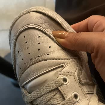 adidas Deformeli Ürün Hakkında