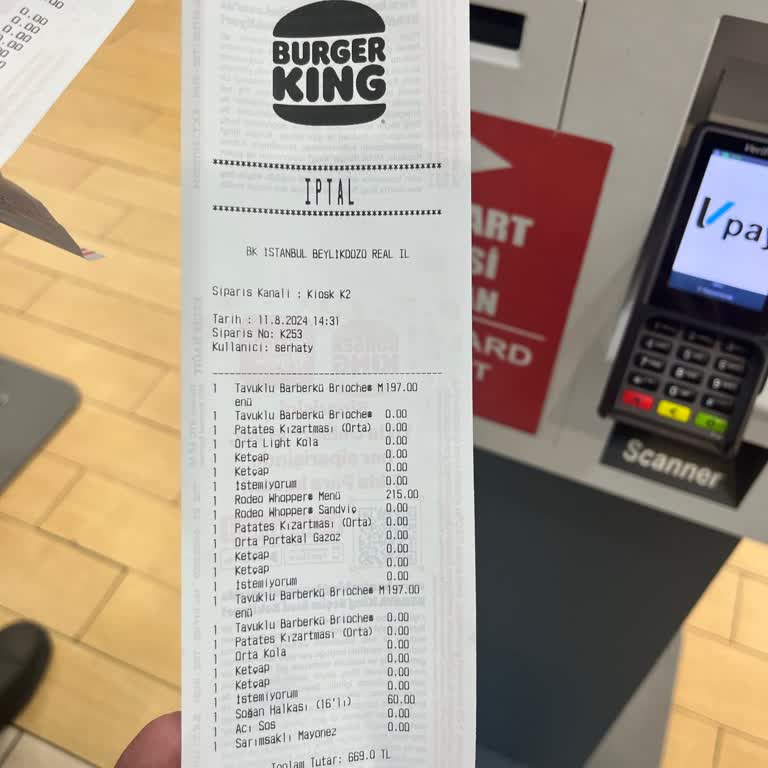 Burger King'de Kiosk İşleminde Yaşanan Sorun Ve İlgisizlik