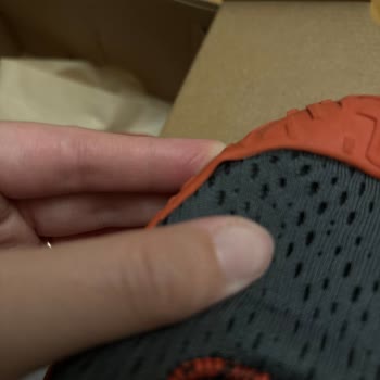 SPX Cepa Mağazasından Aldığım Merrell Ayakkabı Kenarından Patlak Verdi