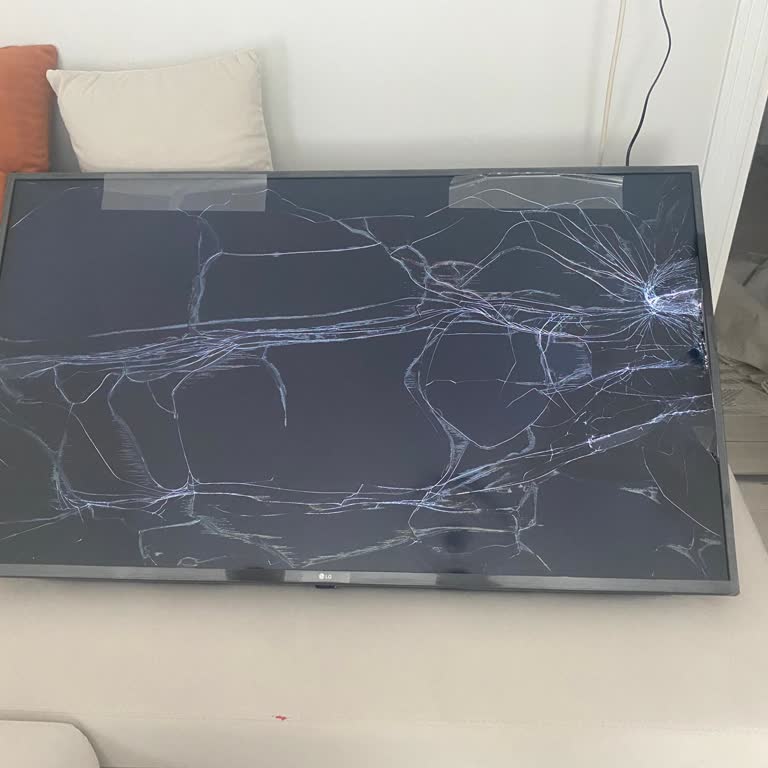 Teknosa Tarafından Gönderilmiş Kırık Ve Teşhir LG Televizyon