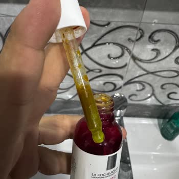 La Roche - Posay Retinol B3 Serum Şişenin Yarısında Bozuldu