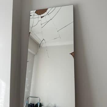 Kelebek Mobilya Norel Yatak Odası Takımı Kırık Kapak Ve Eksik Ürün