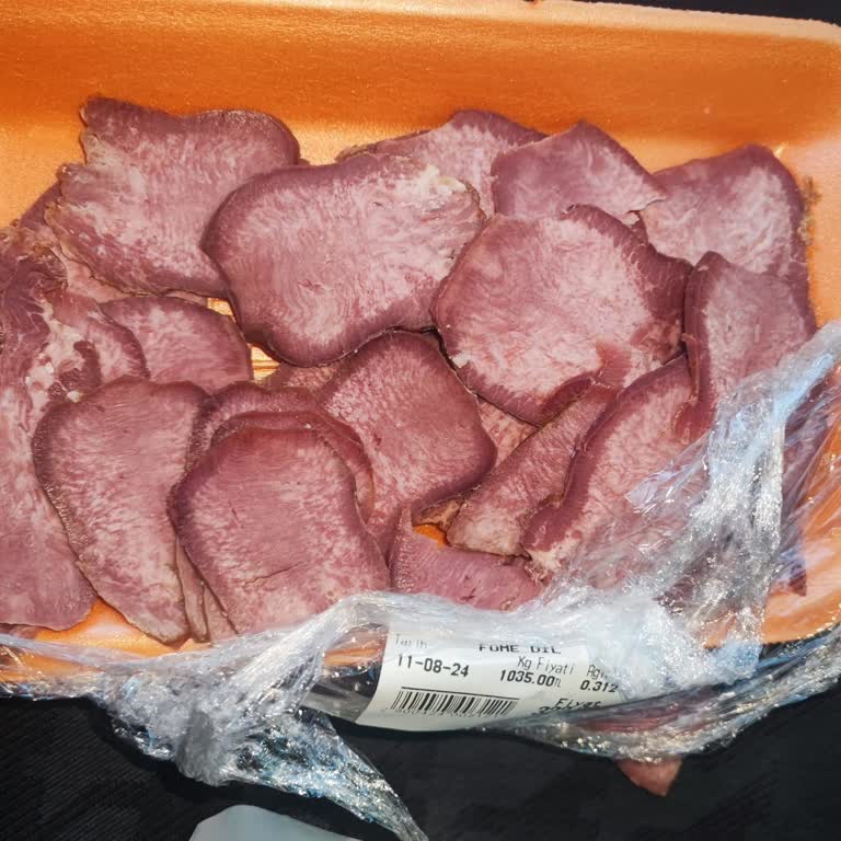 Markanın Sadece Yağdan Ürettiği 1500'lük Füme Ve Kötü Personeli