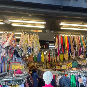 Quartt Eşarp - Şal Müşteri Memnuniyetsizliği Çalışan İlgisizliği Yönetici Vasıfsızlığı!