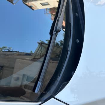 BMW Ön Cam Fitili Gevremesi