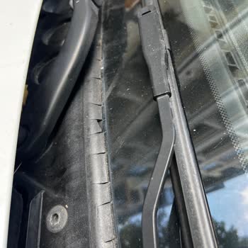 BMW 2015 Model 1 Serisi Ön Cam Fitili Sorunu