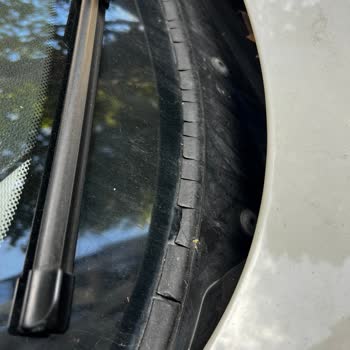 BMW 2015 Model 1 Serisi Ön Cam Fitili Sorunu