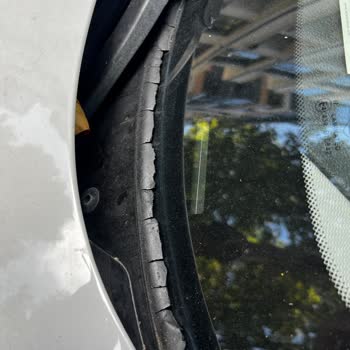 BMW 2015 Model 1 Serisi Ön Cam Fitili Sorunu