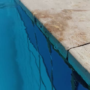 Aqua Atlantis Kirli Ve Yosunlu Havuzlar, Kupkuru Kaydıraklar Ve Paslı Demirler