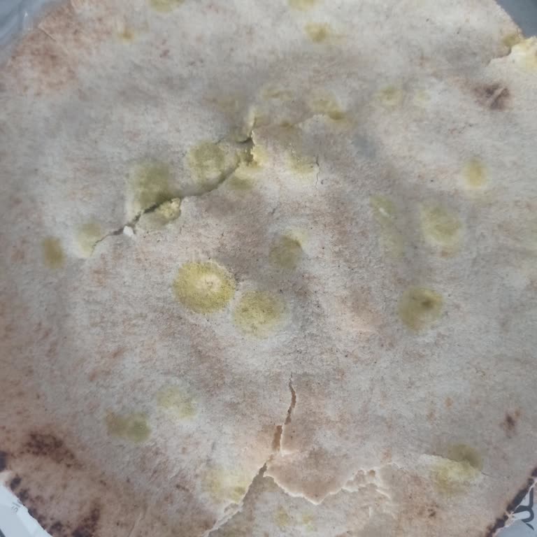 Sultan Market Kütahya Küflü Ve Son Kullanım Geçmiş Ürünler Satması