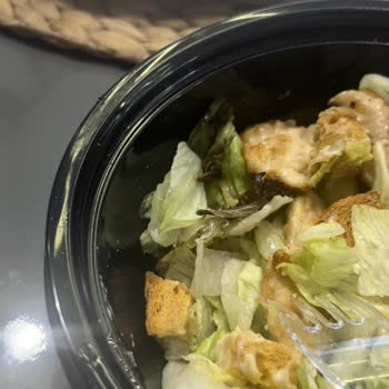 Tavuk Dünyası Salatamda Böcek Bulunması Ve Hijyen Sorunu