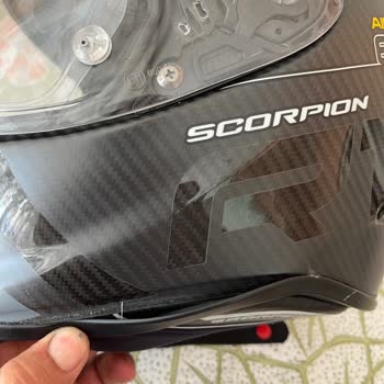 Motomax Scorpion EXO R1 Carbon Kaskta Kalitesiz İşçilik Ve Sürekli Sorunlar