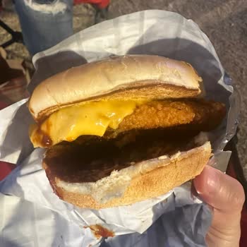 Arby's Tavuk Yerine Et Menü Fiyatı Alınması