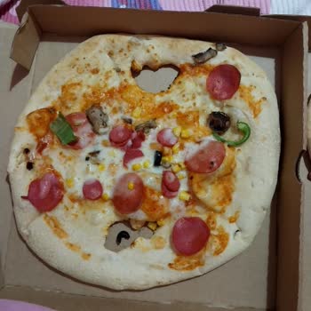 PizzaLazza Pizzaya Benzemeyen Bir Şey Yolladı