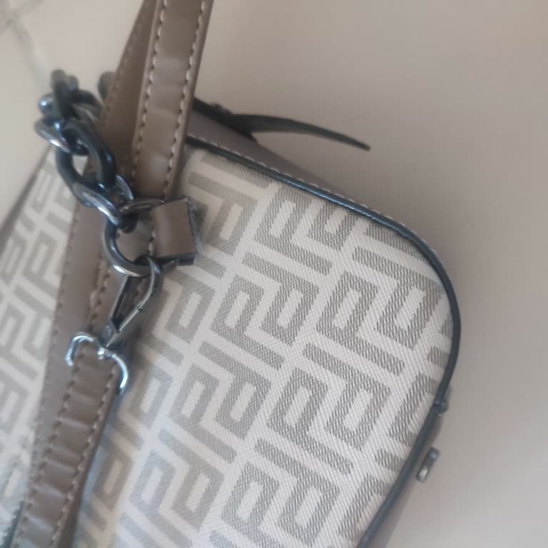 Paul Mark Çantada Kalitesiz Ürün Ve Kötü Müşteri Hizmeti