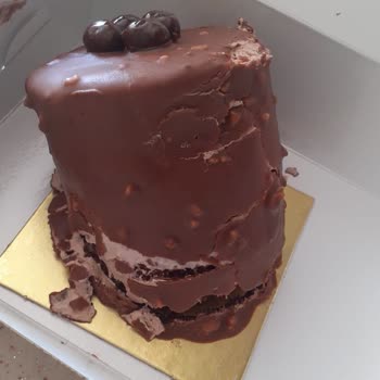 Diva Pastaneleri Geç Teslimat Ve Kalitesiz Ürünler