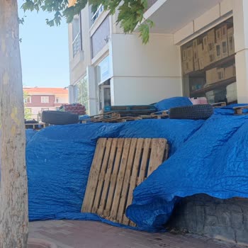 Kırşehir Belediyesi Görüntü Kirliliğini Kimse Görmüyor Mu Belediye Neden Bakmıyor.