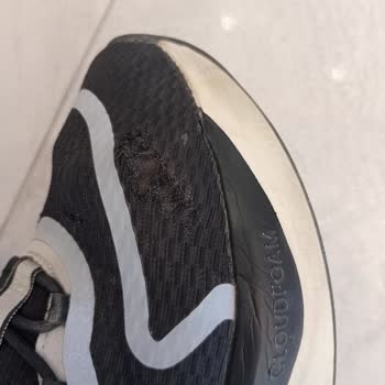 Adidas Ayakkabı Yırtık Şikayeti