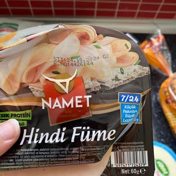 Namet Hindi Füme'nin İçinden Böcek Çıktı