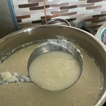 BİM Mağazalarında Bozuk Süt Satıyorlar