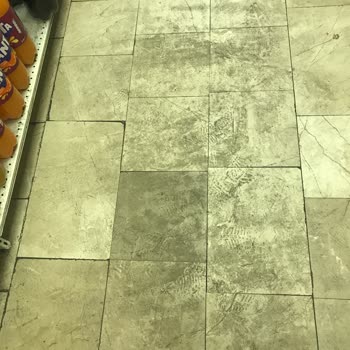 Pislik İçindeki A101 Şubesi