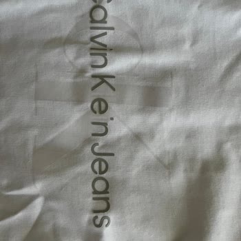 Boyner Calvin Klein T-shirt Baskı Soyulması