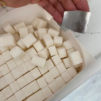 Balküpü Küp Şeker Kutusunda Tehlikeli Metal Parça