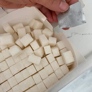 Balküpü Küp Şeker Kutusunda Tehlikeli Metal Parça