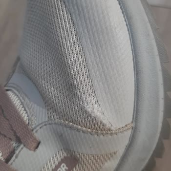 Skechers 2 Ay İçinde Yırtılan Ayakkabı Kullanım Hatası Diyerek Mağdur Edildim