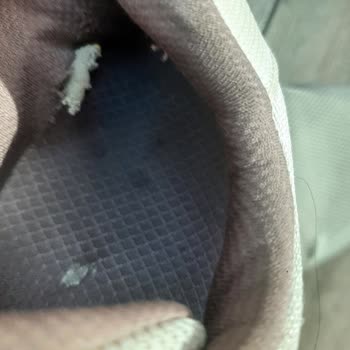 Skechers 2 Ay İçinde Yırtılan Ayakkabı Kullanım Hatası Diyerek Mağdur Edildim