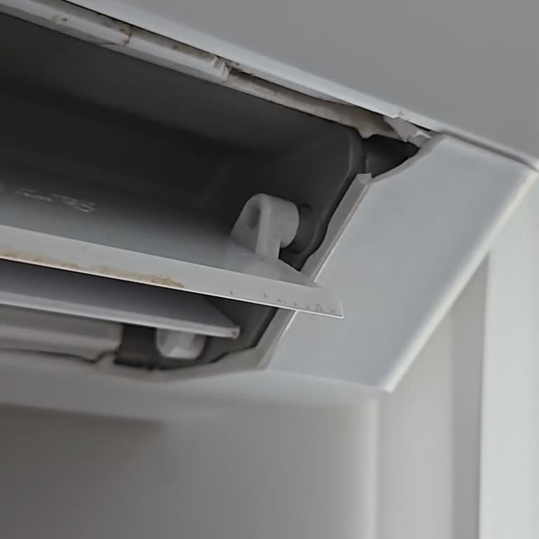 Gree Klima Plastikleri Kendi Kendine Kırılıyor Ve Çatlıyor