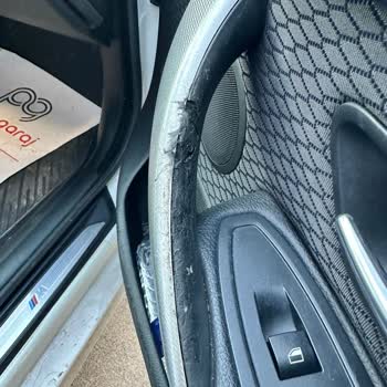 BMW 418i İç Kapı Kolu Erime
