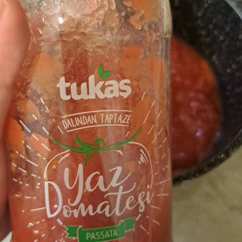 Tukaş Marka Domates Salçasının İçinden Böceğe Benzeyen Bir Cisim Çıktı