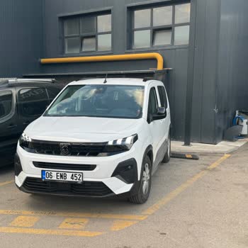 Peugeot 1 Aylık Araçla 2 Kez Yolda Kalmak