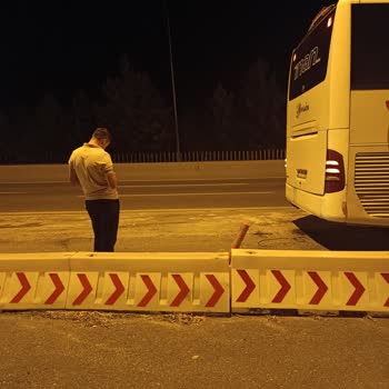 İnan Turizm İle Yolculuk Yapmak Pişmanlıktır. Araçları Çok Eski.