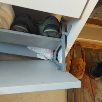 Adore Mobilya Ayakkabılık Dolabının Plastik Aksam Sorunu