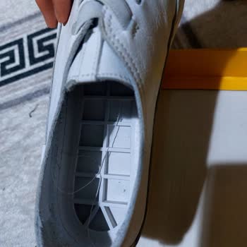 Greyder Ayakkabıda Kalitesiz Tabanlık Ve İlgisizlik