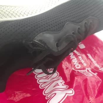 FLO Ayakkabı FLO Mağazasından Alınan Ayakkabının Hızla Deforme Olması